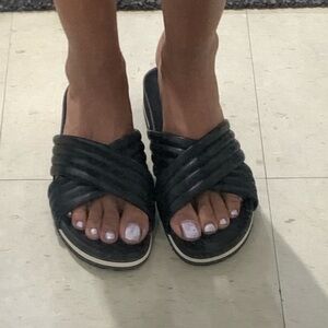 Vegan leather stylish criss cross‎ slip on sandals